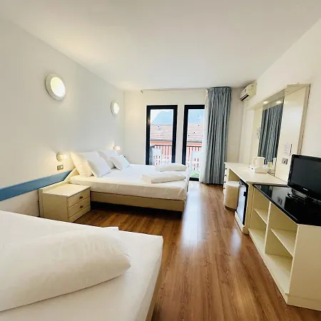 Hotel Hi Riva del Garda