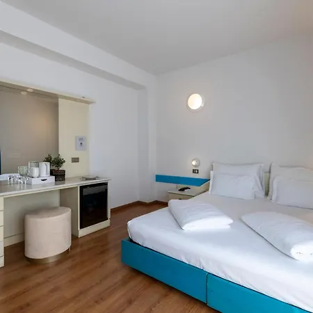 Hotel Hi Riva del Garda